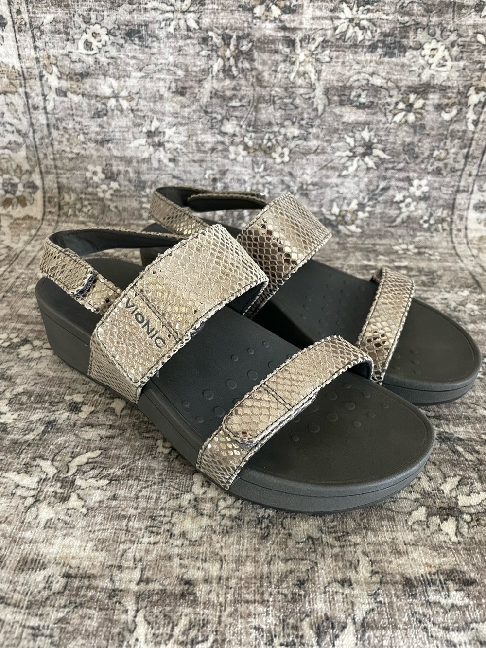 Vionic Sandals Sling Back Platform Size 8 Snake Skin Comfort Support - Picture 2 of 5